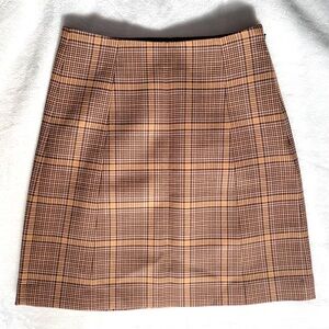 Aritzia Babaton mini-skirt Like New size 0